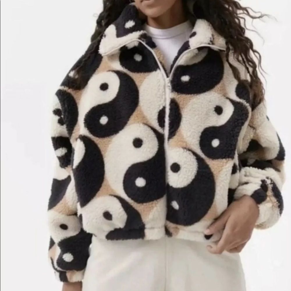 Urban Outfitters Bold Sherpa Olivia Yin Yang Jacket Ivory Tan Black - Picture 9 of 10
